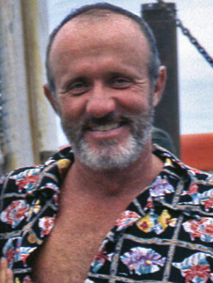 Jonathan Banks balding with Beard 1995